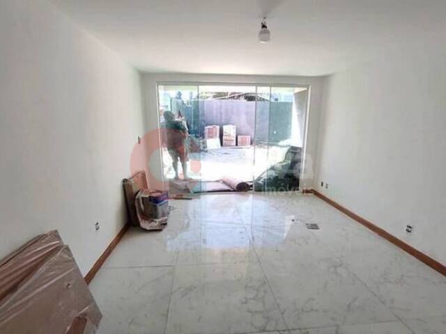 Apartamento para Venda em Cabo Frio - 2