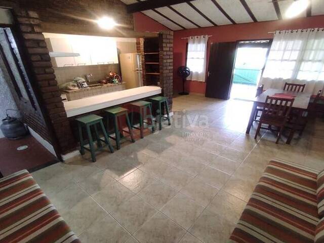 #1201 - Casa em condomínio para Venda em Cabo Frio - RJ - 3