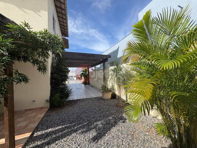 #1798 - Casa em condomínio para Venda em Cabo Frio - RJ - 2