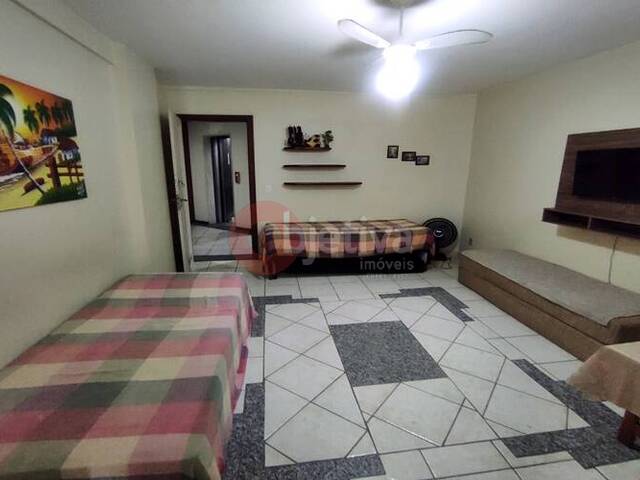 Apartamento para Venda em Cabo Frio - 3