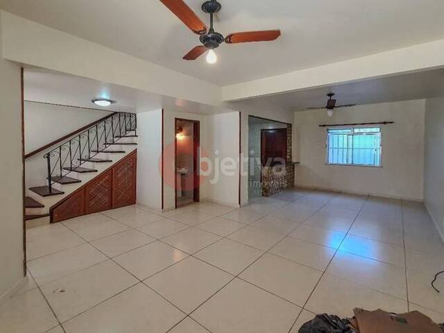 #1933 - Casa em condomínio para Venda em Cabo Frio - RJ