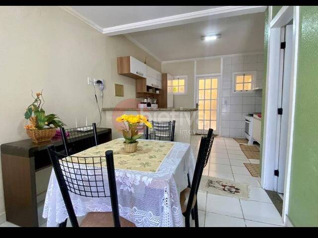 Apartamento para Venda em Cabo Frio - 3