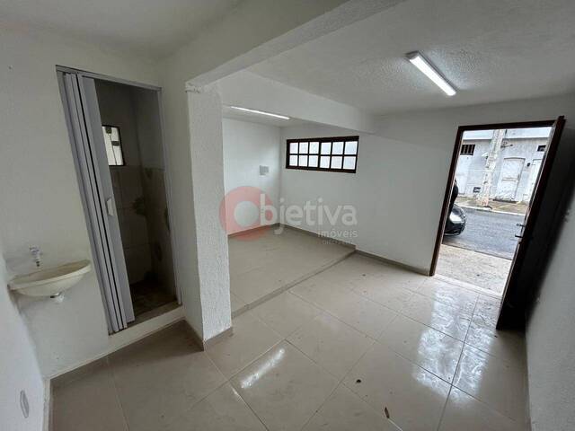 Sala para Locação em Cabo Frio - 2