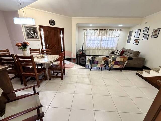 Casa Independente para Venda em Cabo Frio - 2