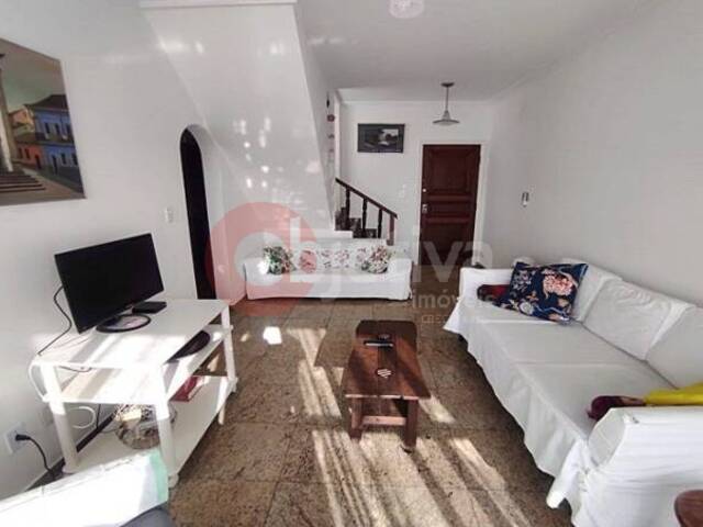 Cobertura para Venda em Cabo Frio - 2