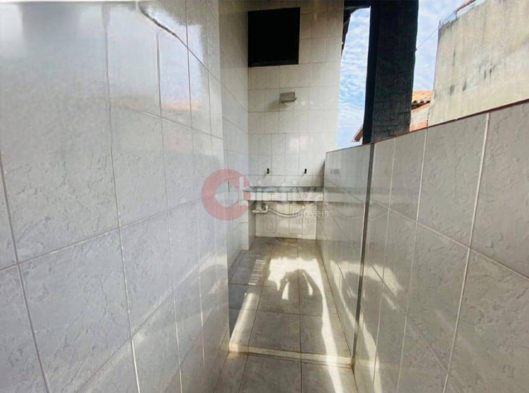 Casa à venda com 4 quartos, 360m² - Foto 3