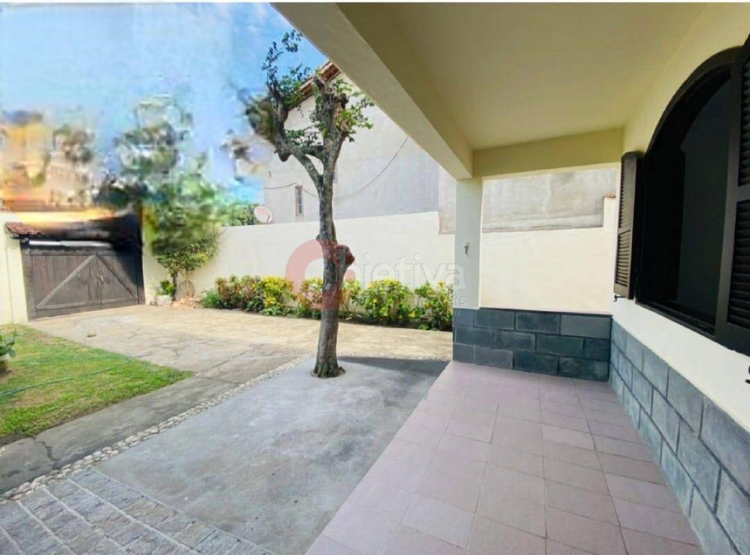 Casa à venda com 4 quartos, 360m² - Foto 14