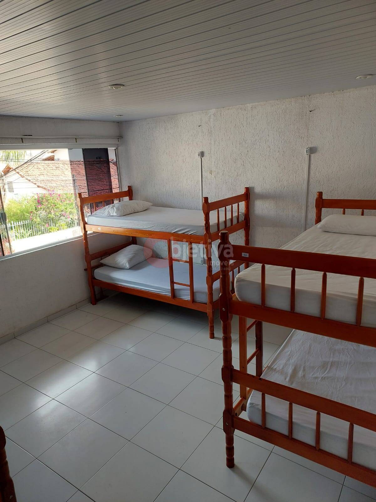 Casa à venda com 11 quartos, 360m² - Foto 2