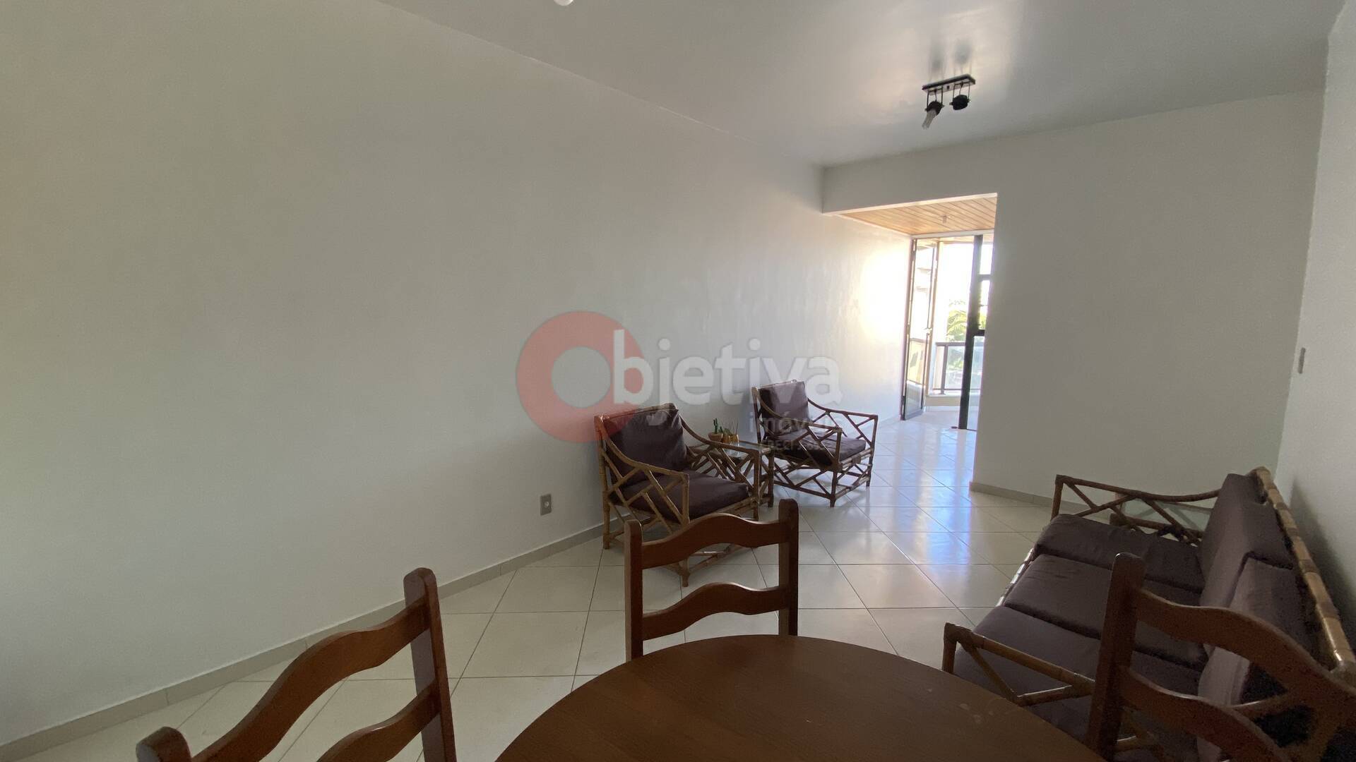 Apartamento à venda com 2 quartos, 72m² - Foto 2