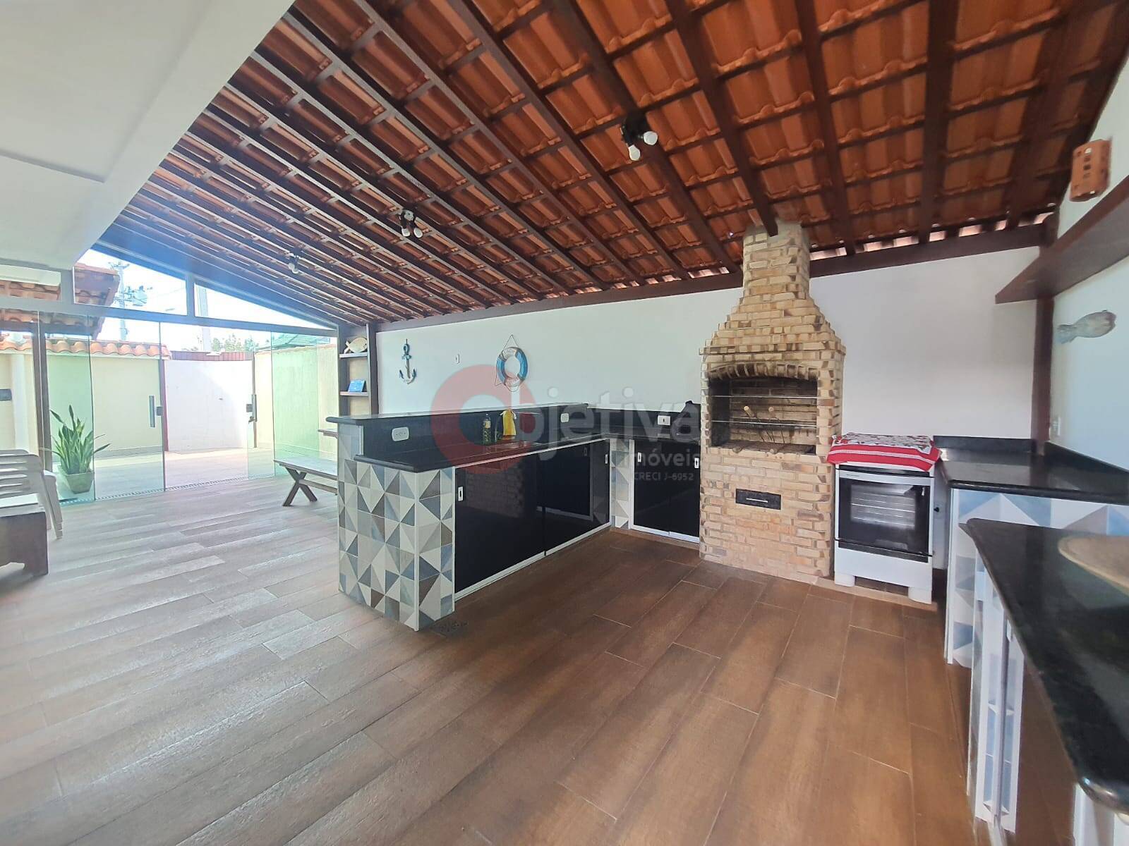 Casa à venda e aluguel com 4 quartos, 190m² - Foto 1