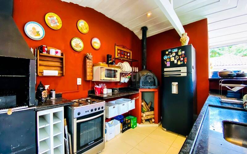 Casa à venda e aluguel com 4 quartos, 680m² - Foto 9