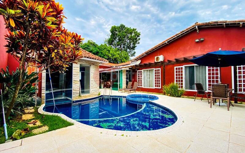 Casa à venda e aluguel com 4 quartos, 680m² - Foto 1